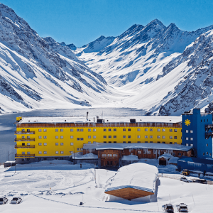 Portillo con laguna del inca
